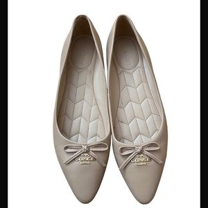 Good condition Coach Annabel Leather Ballet Shoes 6.5B color beechwood!